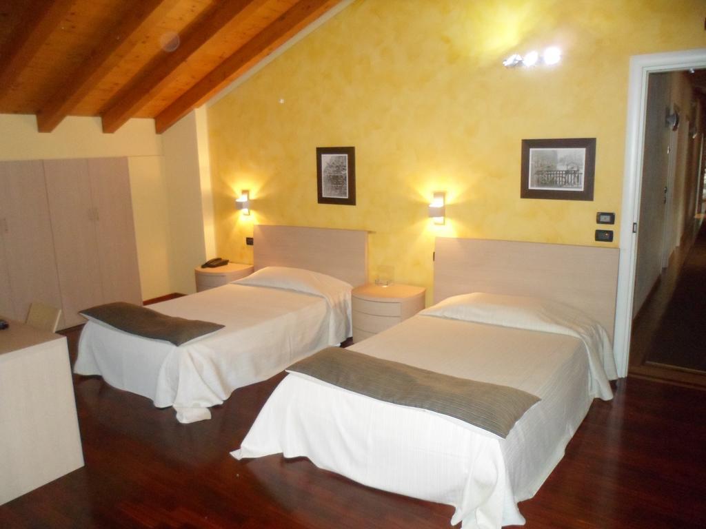 Hotel Fontana Santa Grumello del Monte Exterior photo